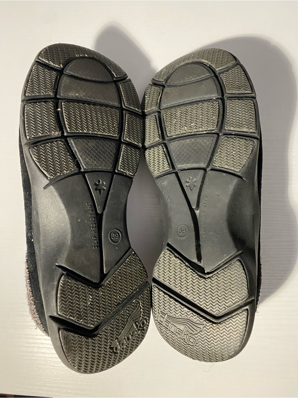 Dansko Womens Black Suede Knit Collar Clogs Mules Size 39 US 8.5 Slip Resistant - Picture 7 of 8